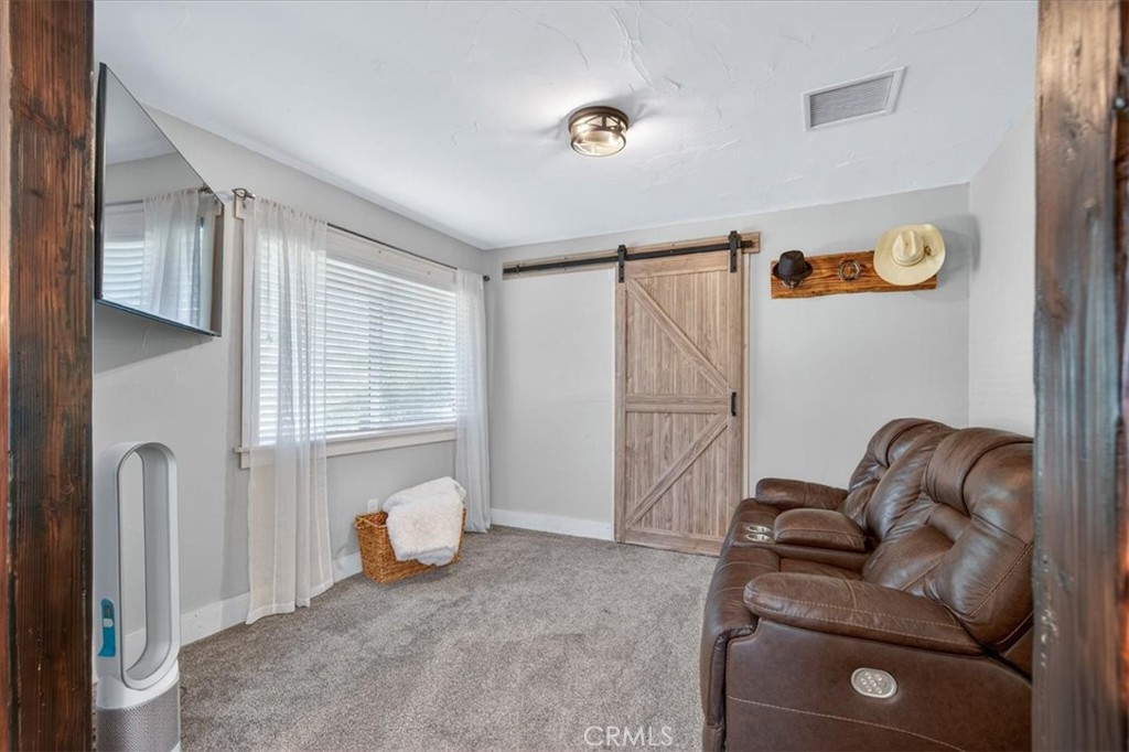 5325 N Greenwood Dr, Clovis, CA 93619