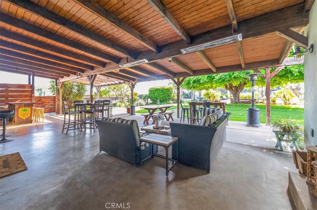 5325 N Greenwood Dr, Clovis, CA 93619