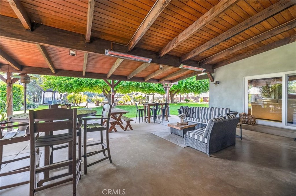 5325 N Greenwood Dr, Clovis, CA 93619