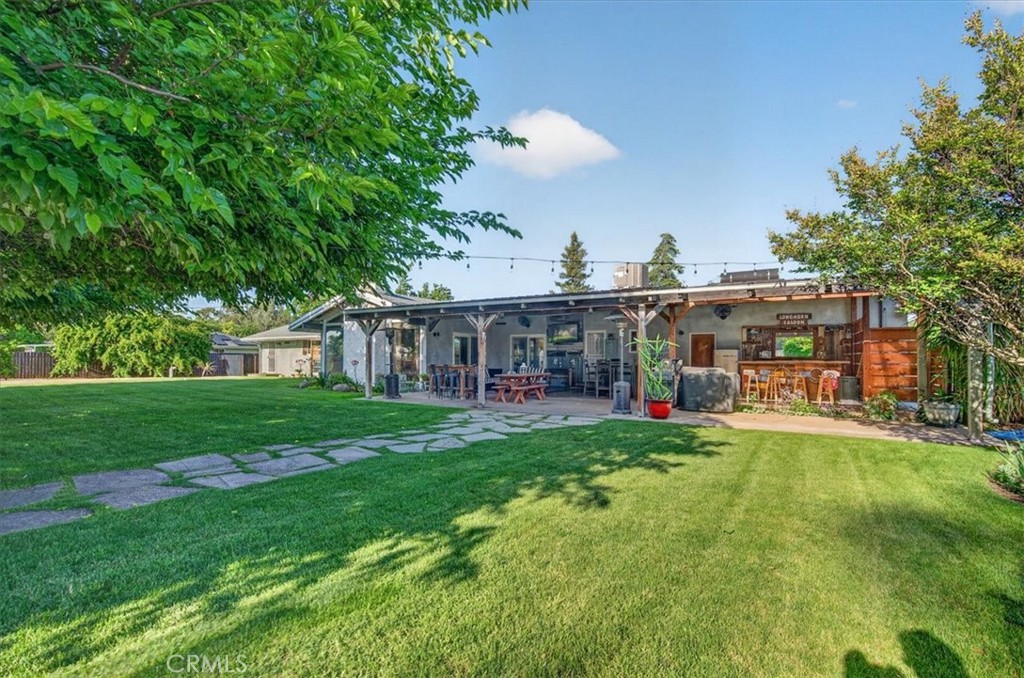 5325 N Greenwood Dr, Clovis, CA 93619