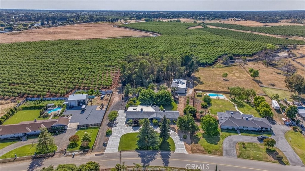 5325 N Greenwood Dr, Clovis, CA 93619