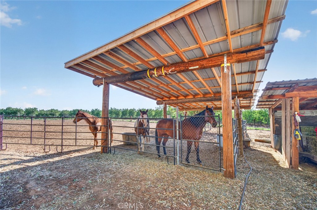 5325 N Greenwood Dr, Clovis, CA 93619