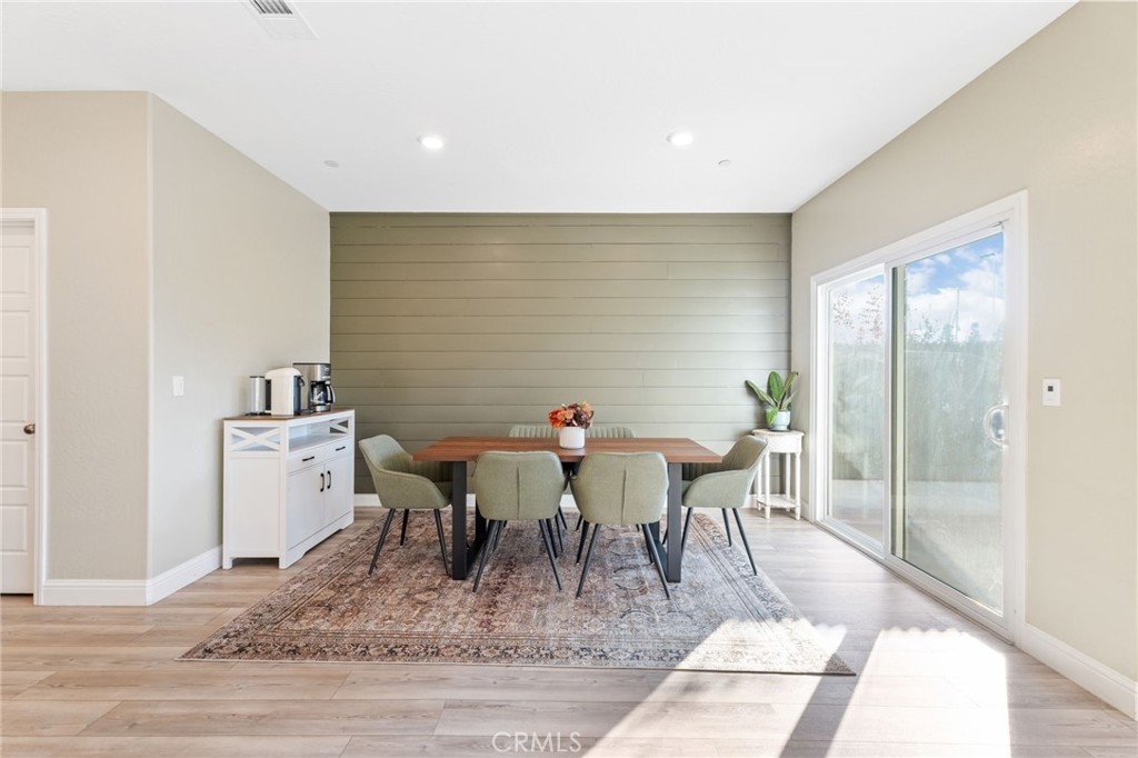 3731 N Summers Ct, Visalia, CA 93291