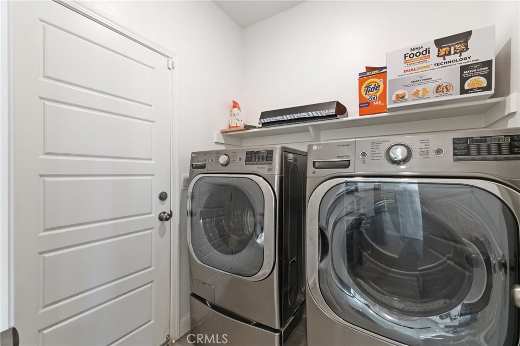 3731 N Summers Ct, Visalia, CA 93291