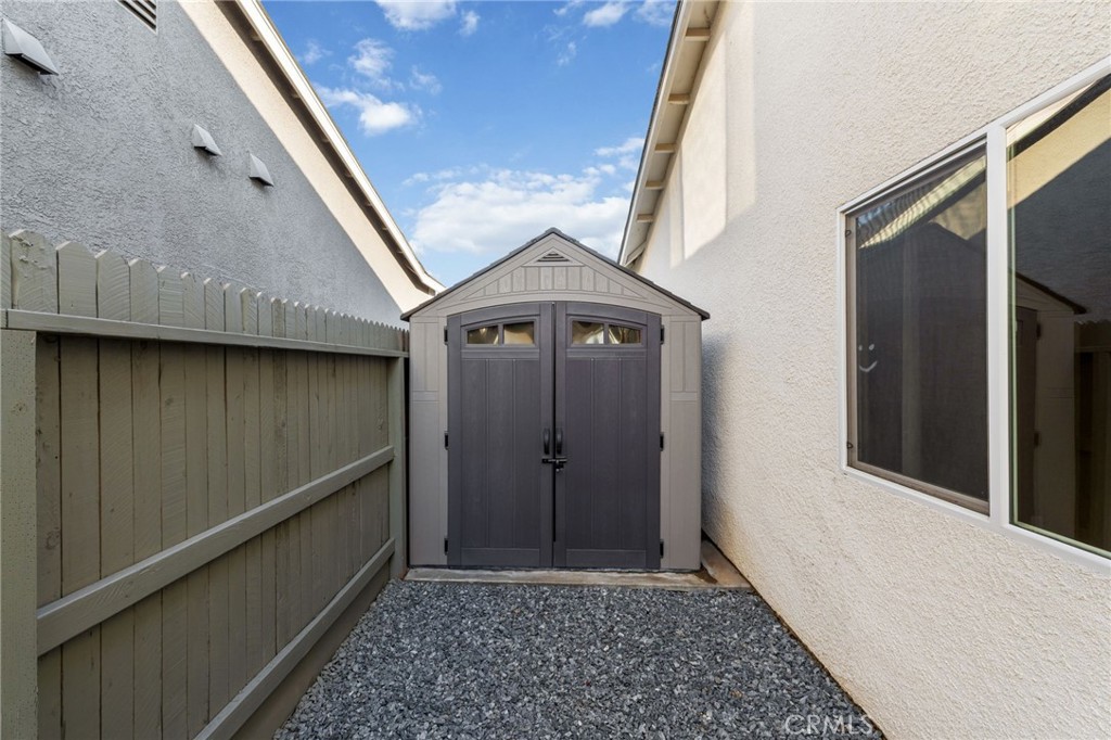 3731 N Summers Ct, Visalia, CA 93291