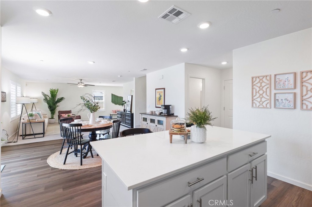 1098 Stonebridge, Tulare, CA 93274