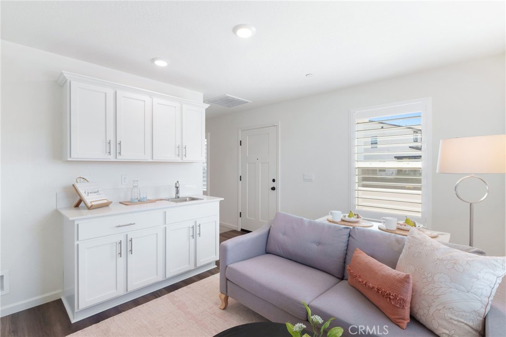 1098 Stonebridge, Tulare, CA 93274