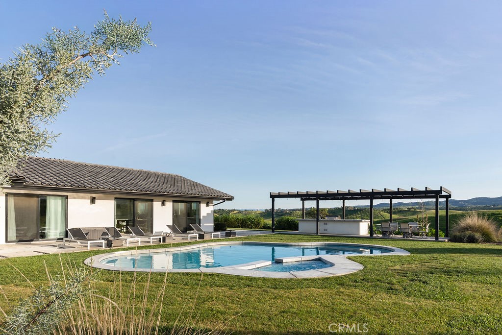35 Wellsona Rd, Paso Robles, CA 93446