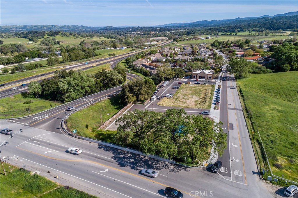 1055 Rossi Rd, Templeton, CA 93465