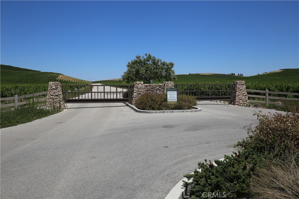 14 Rita Street, Paso Robles, CA 93446