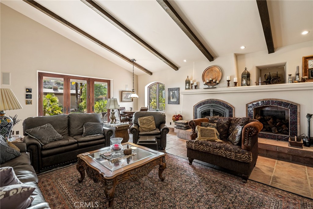 2135 Live Oak Rd, Paso Robles, CA 93446