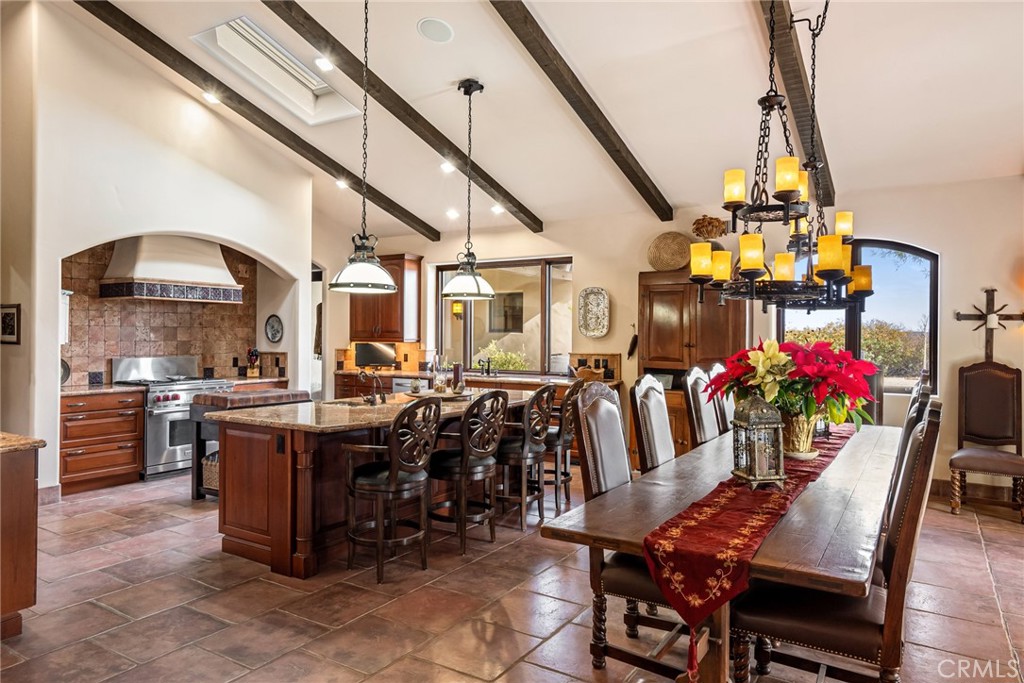 2135 Live Oak Rd, Paso Robles, CA 93446