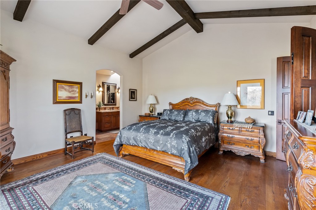 2135 Live Oak Rd, Paso Robles, CA 93446