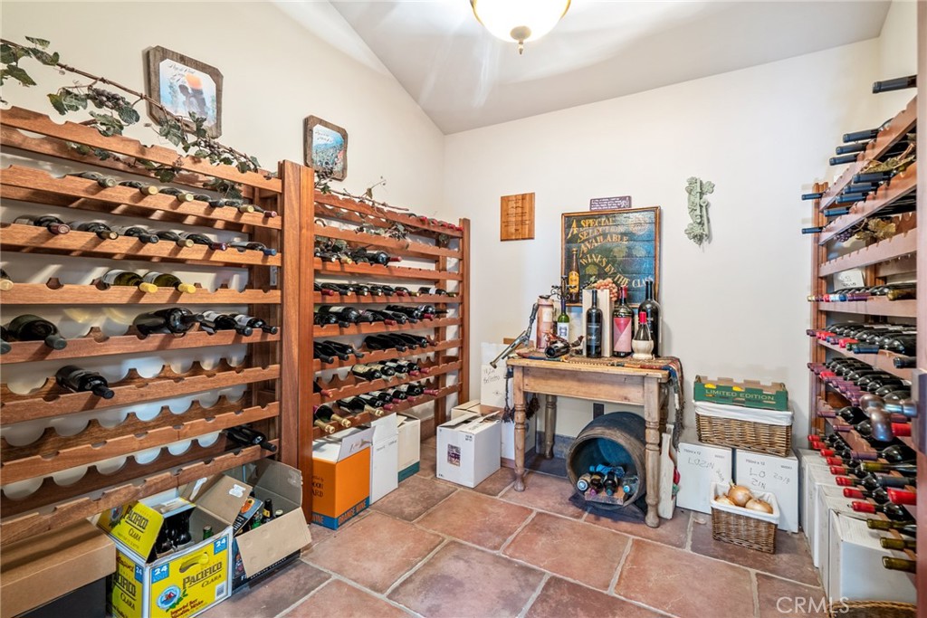 2135 Live Oak Rd, Paso Robles, CA 93446