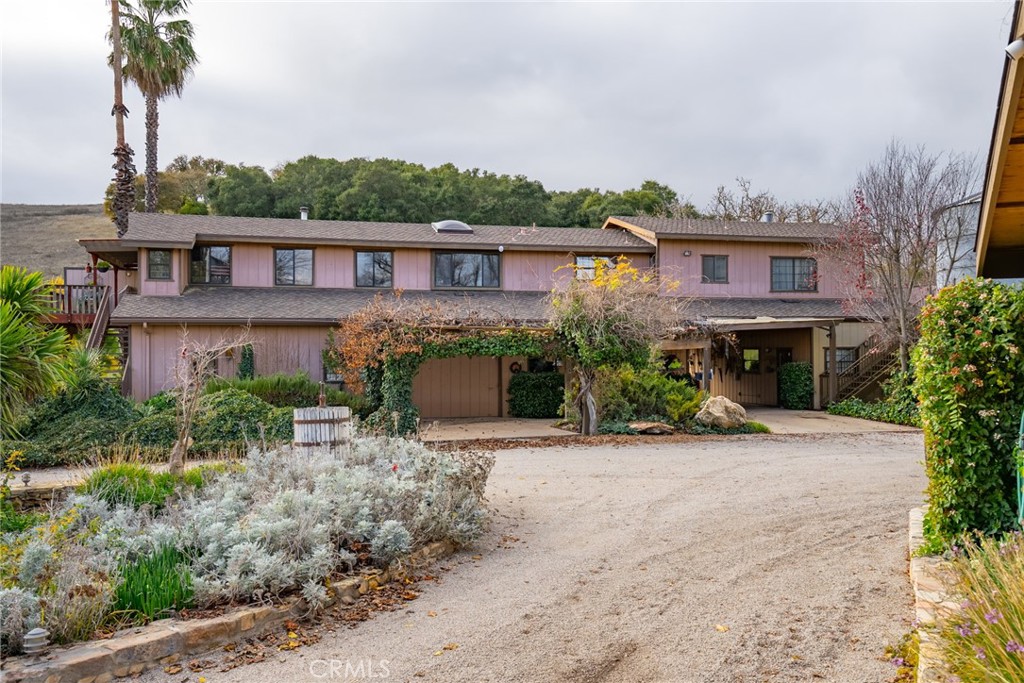 2135 Live Oak Rd, Paso Robles, CA 93446