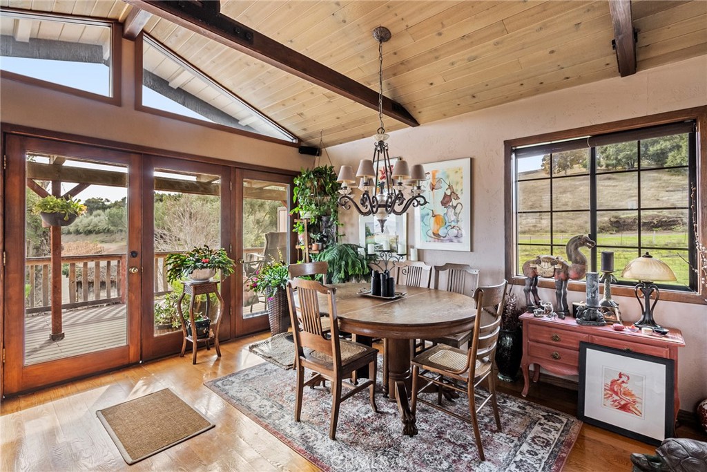 2135 Live Oak Rd, Paso Robles, CA 93446