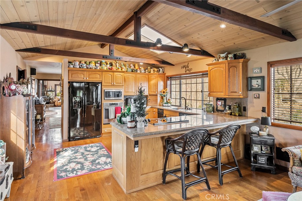 2135 Live Oak Rd, Paso Robles, CA 93446