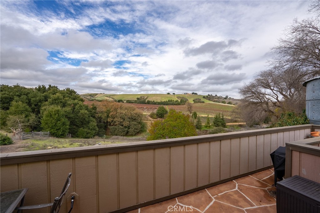 2135 Live Oak Rd, Paso Robles, CA 93446