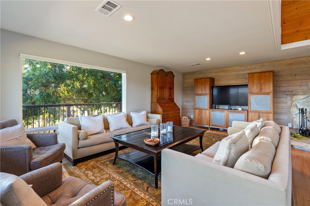 115 Booker Rd, Templeton, CA 93465