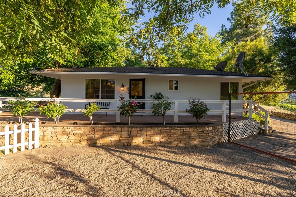 9480 Chimney Rock Rd, Paso Robles, CA 93446