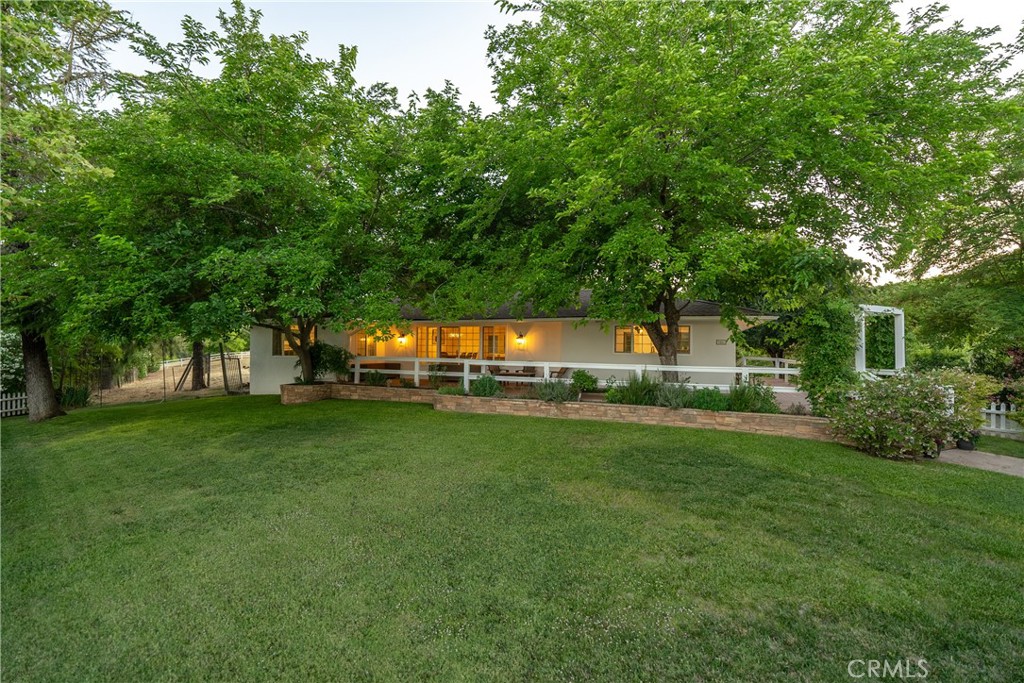 9480 Chimney Rock Rd, Paso Robles, CA 93446