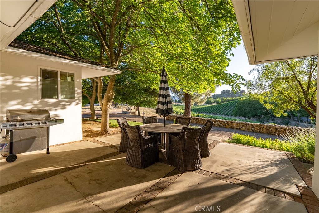 9480 Chimney Rock Rd, Paso Robles, CA 93446