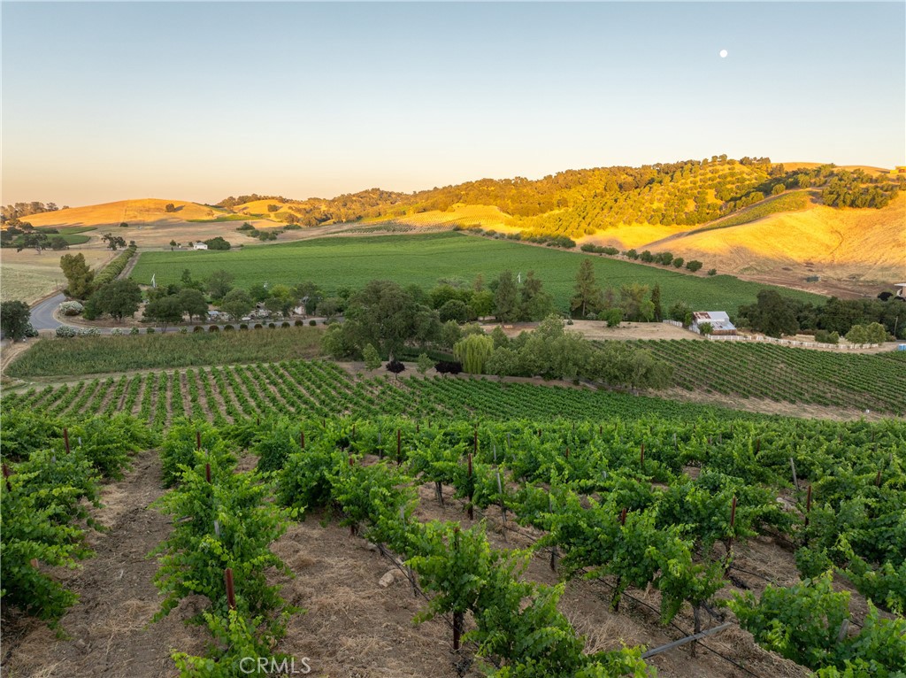 9480 Chimney Rock Rd, Paso Robles, CA 93446