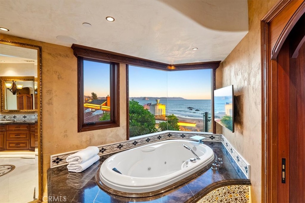 502 Pacific Ave, Cayucos, CA 93430