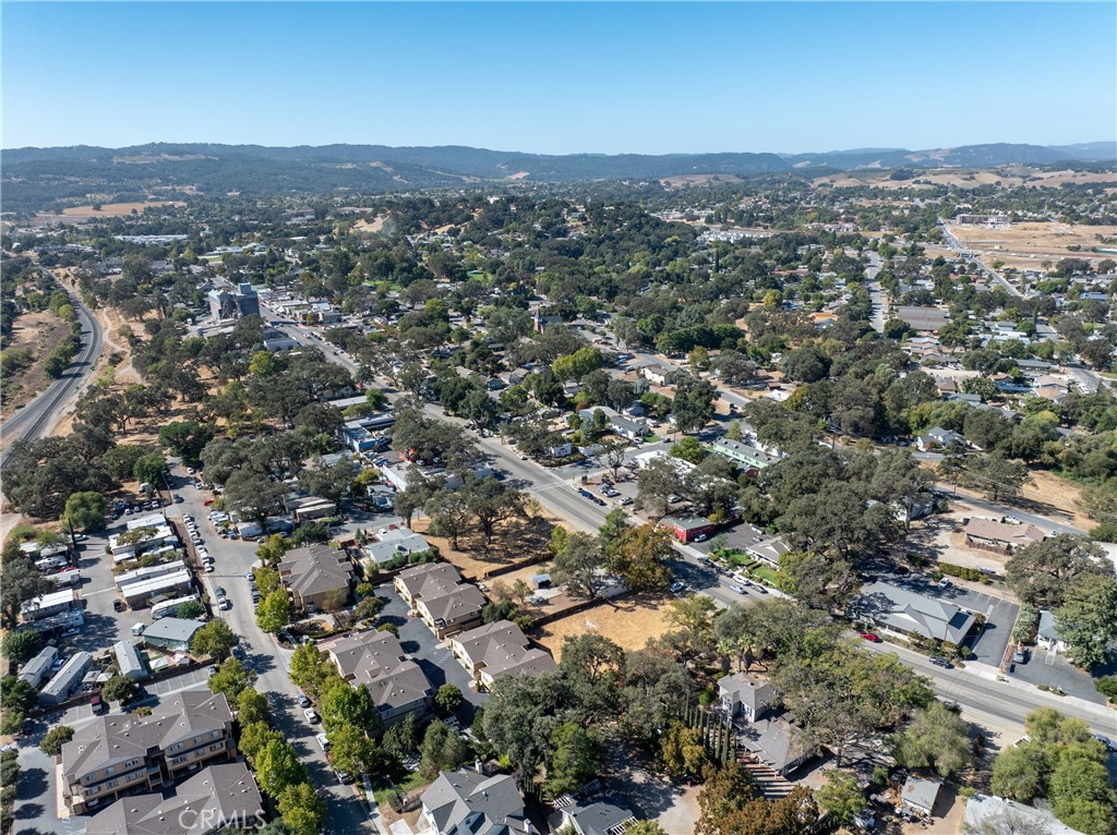 93 S Main St, Templeton, CA 93465