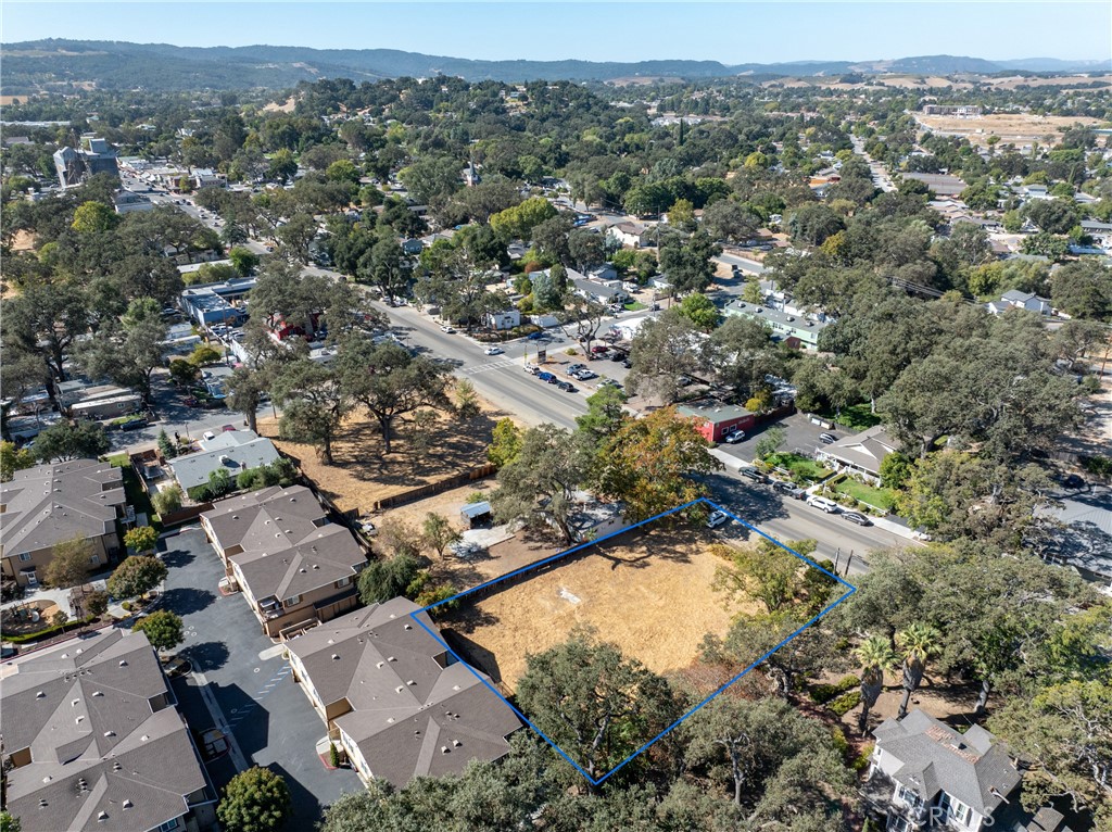 93 S Main St, Templeton, CA 93465