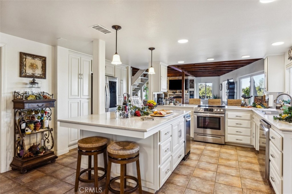 5503 Whispering Pines Ln, Paso Robles, CA 93446