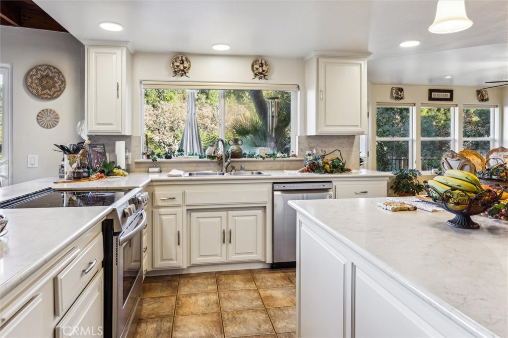 5503 Whispering Pines Ln, Paso Robles, CA 93446