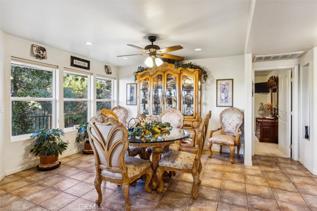 5503 Whispering Pines Ln, Paso Robles, CA 93446