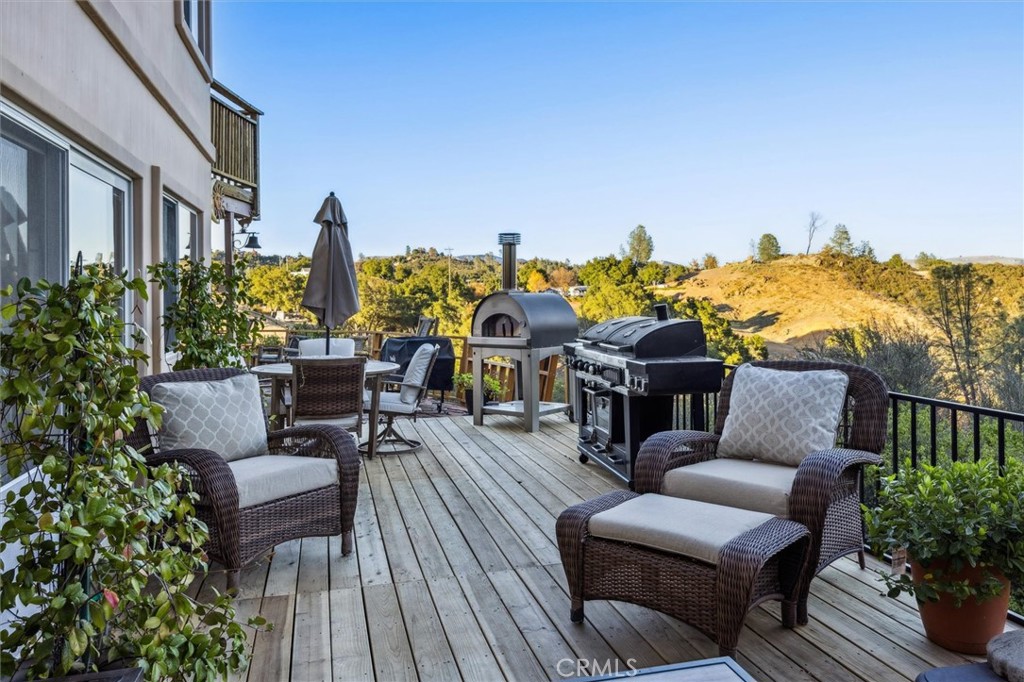 5503 Whispering Pines Ln, Paso Robles, CA 93446