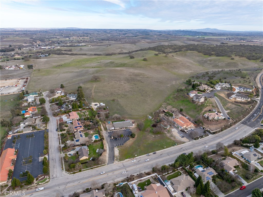 2450 Golden Hill Rd, Paso Robles, CA 93446