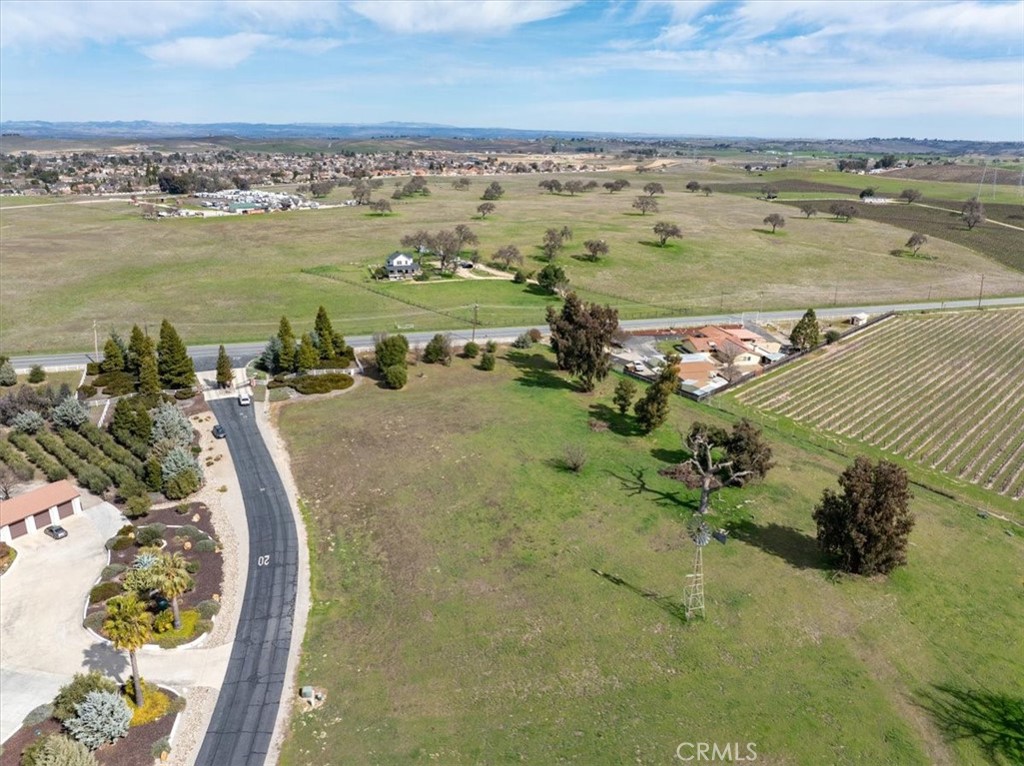 1810 Laguna Del Campo, Templeton, CA 93465