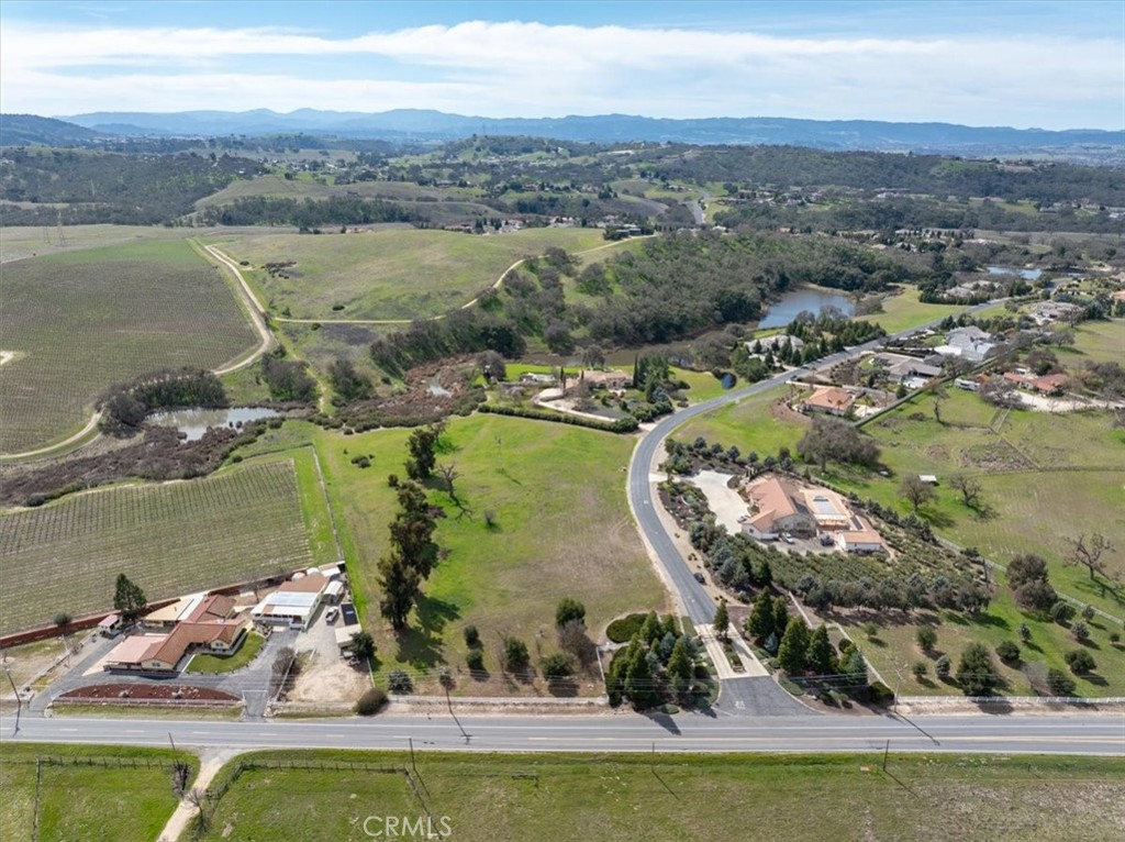 1810 Laguna Del Campo, Templeton, CA 93465