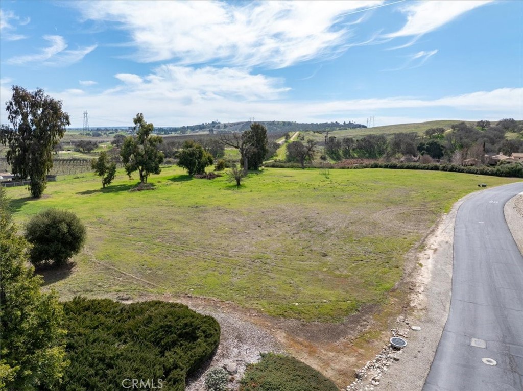 1810 Laguna Del Campo, Templeton, CA 93465