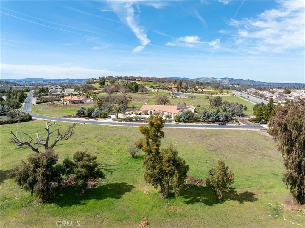 1810 Laguna Del Campo, Templeton, CA 93465