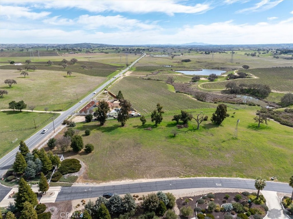1810 Laguna Del Campo, Templeton, CA 93465