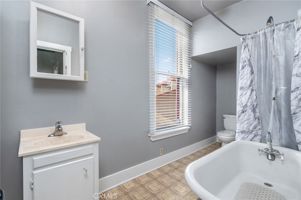 1803 Pine St, Paso Robles, CA 93446