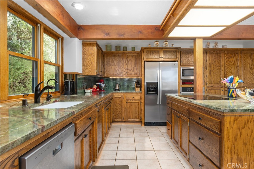 2015 Alturas Rd, Atascadero, CA 93422