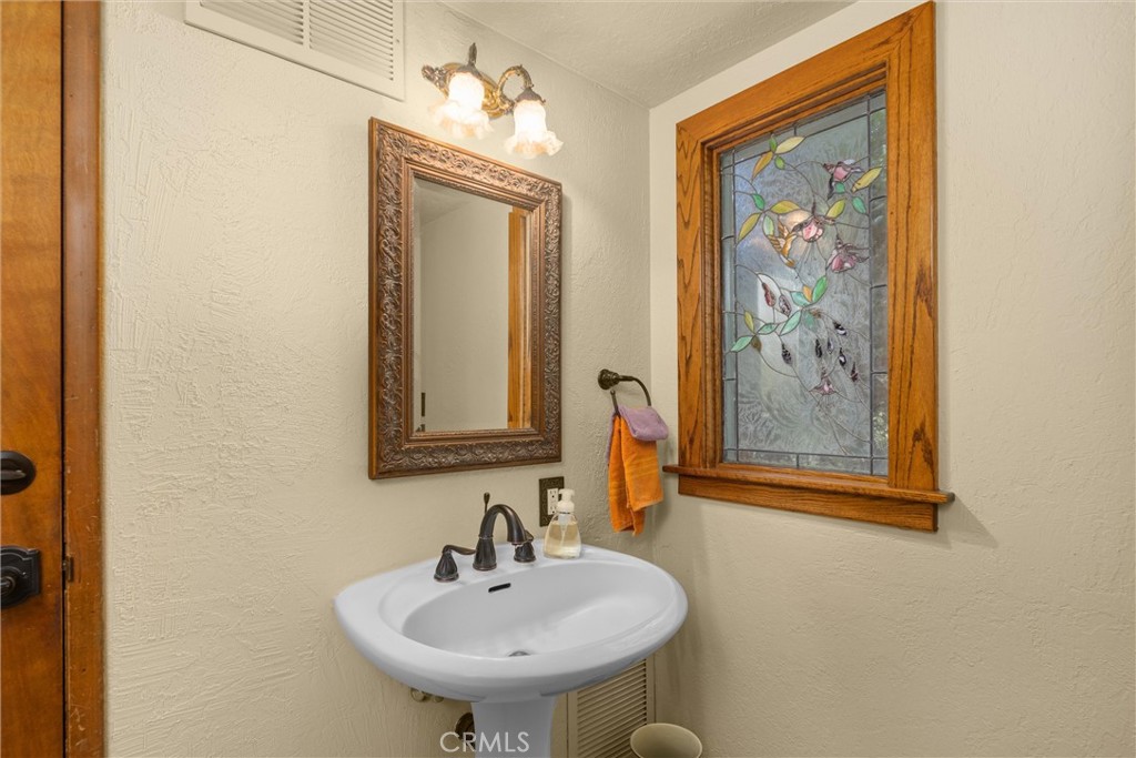 2015 Alturas Rd, Atascadero, CA 93422