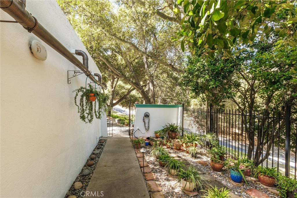 2015 Alturas Rd, Atascadero, CA 93422