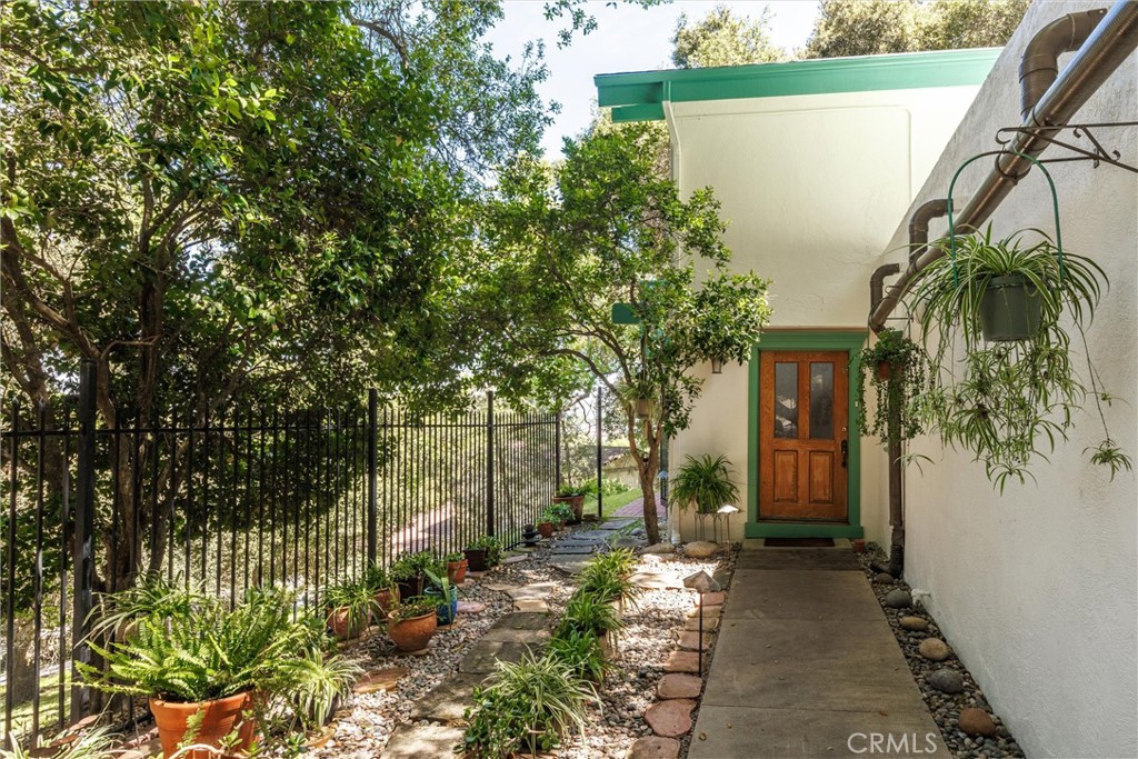 2015 Alturas Rd, Atascadero, CA 93422