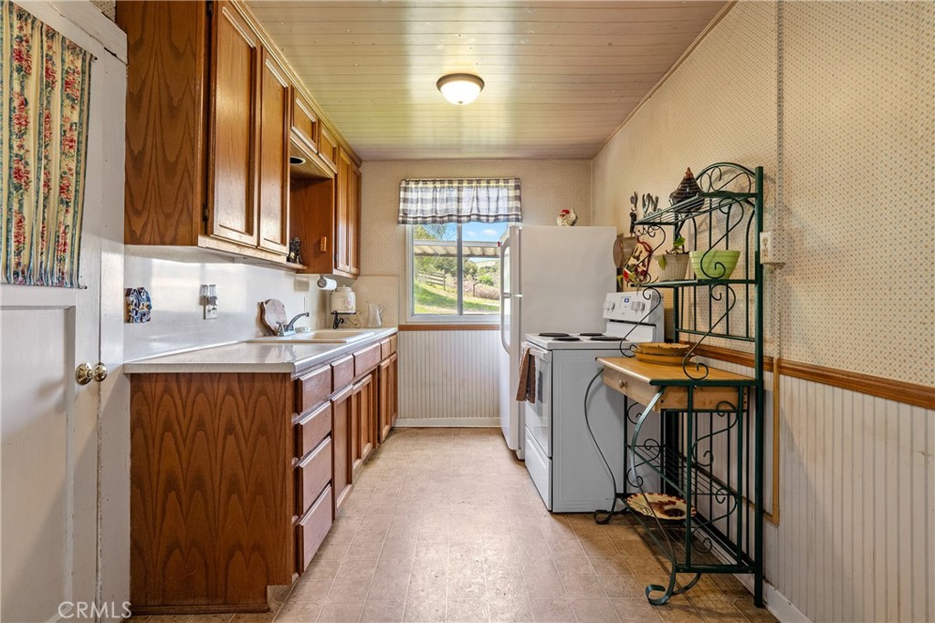 2925 Oakdale Rd, Paso Robles, CA 93446