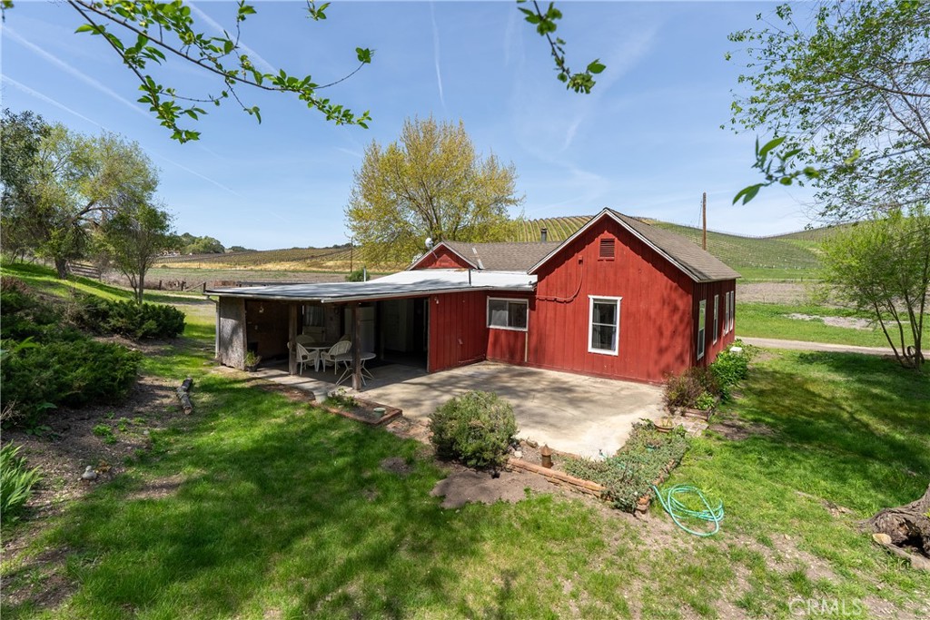 2925 Oakdale Rd, Paso Robles, CA 93446