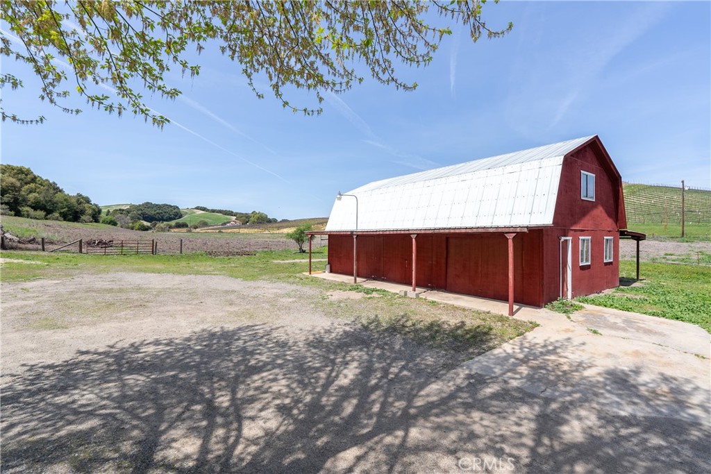 2925 Oakdale Rd, Paso Robles, CA 93446