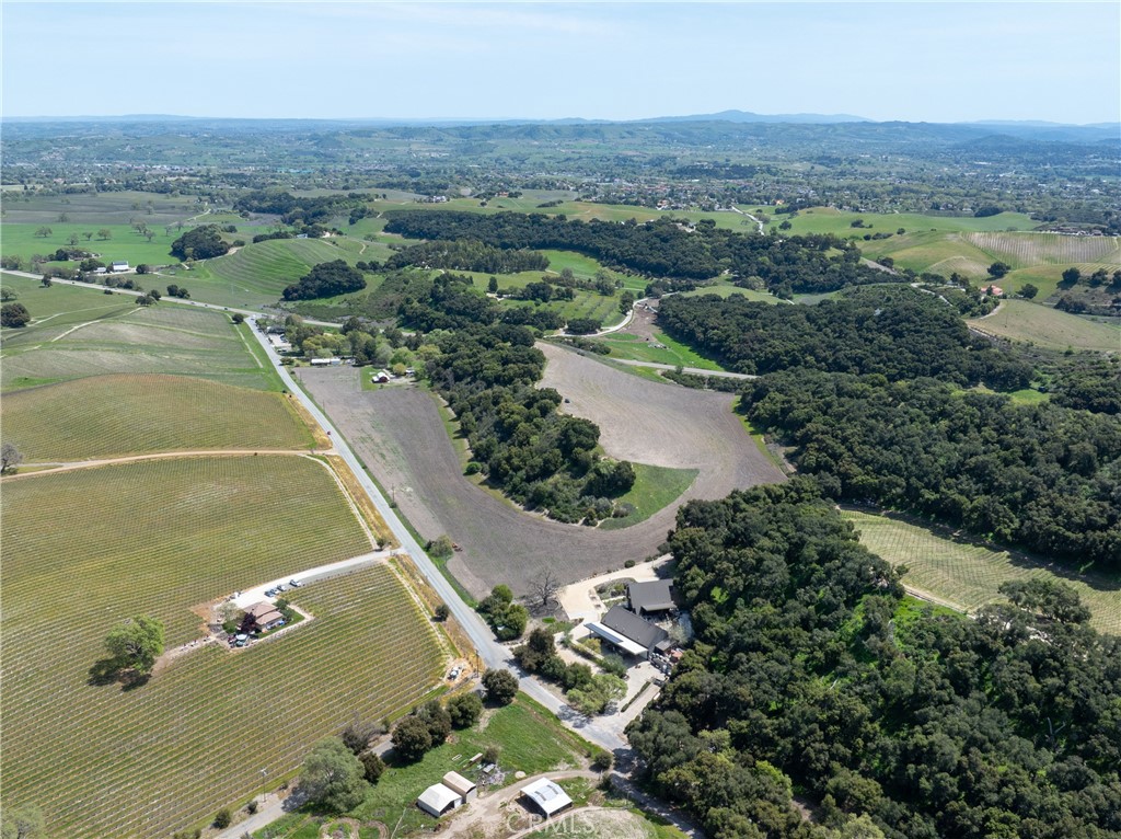 2925 Oakdale Rd, Paso Robles, CA 93446