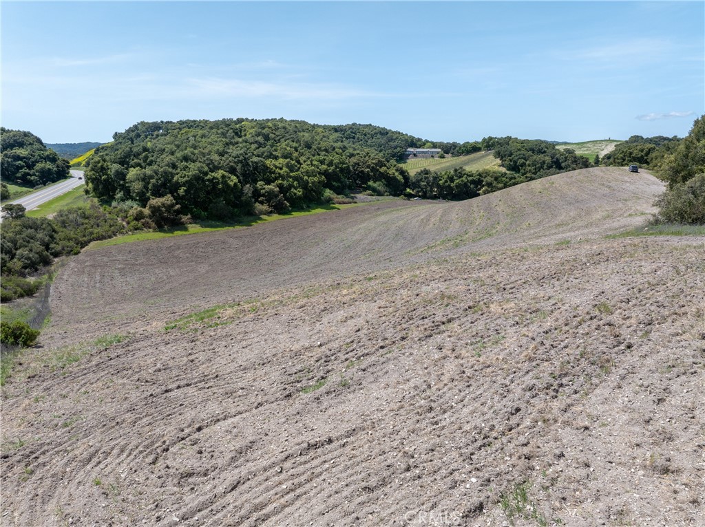 2925 Oakdale Rd, Paso Robles, CA 93446